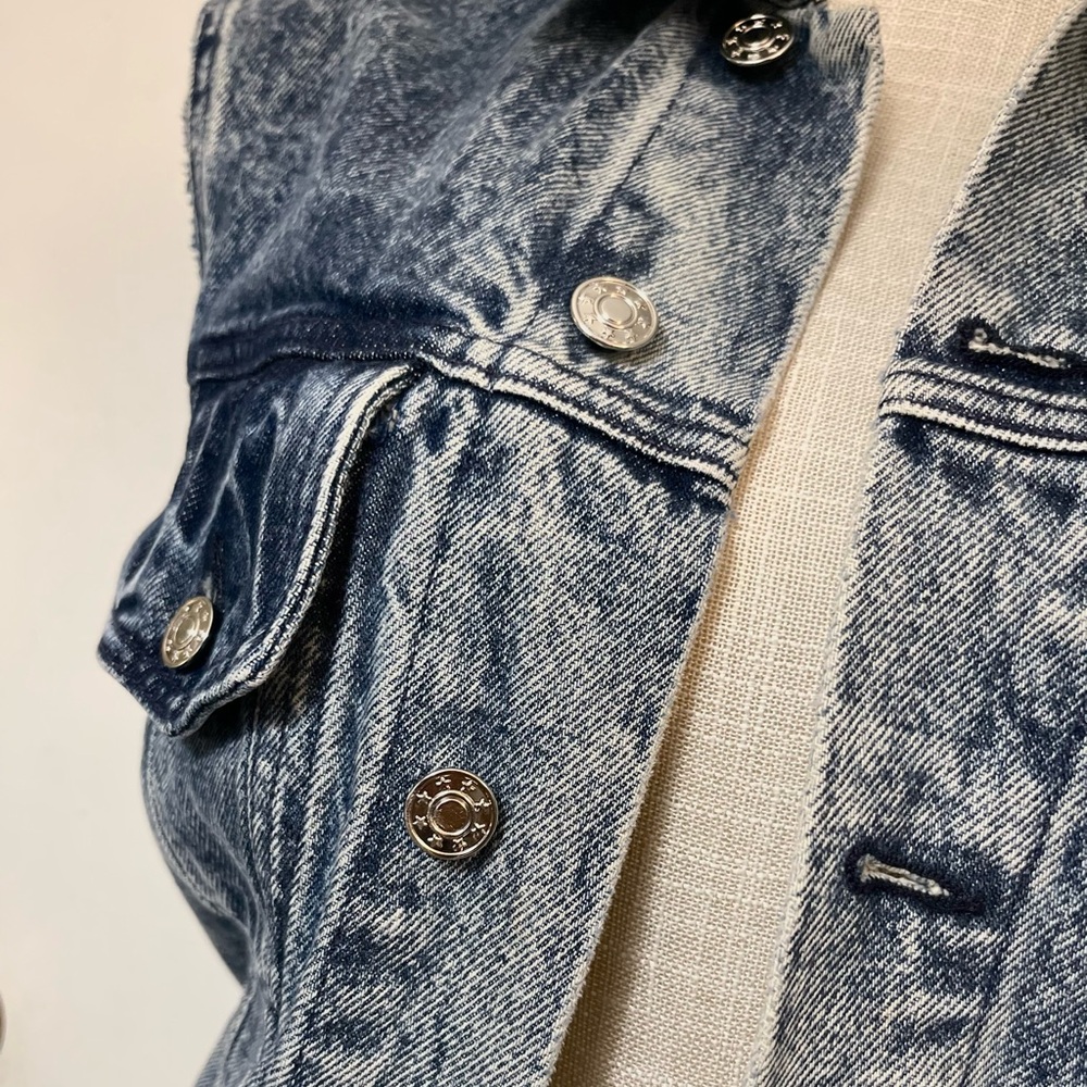 Brandy Melville Blue Denim Vest - Picture 3 of 7